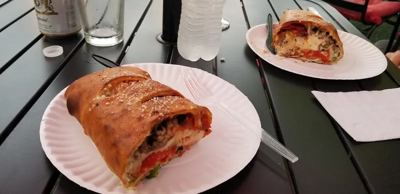 calzones Pizzeria Vesuvio