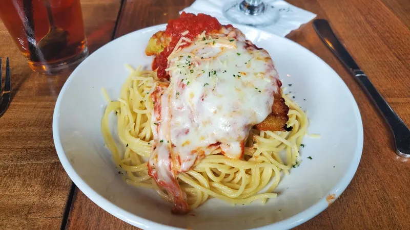 chicken parmesan Paesanos 1604