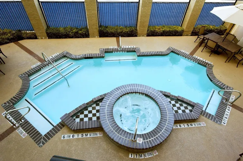 hotel with gym Holiday Inn Express & Suites San Antonio Rivercenter Area, an IHG Hotel