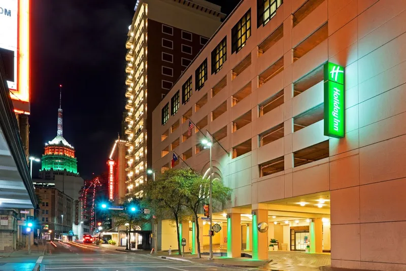 hotel with gym Holiday Inn San Antonio-Riverwalk, an IHG Hotel