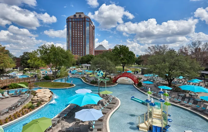 hotels with pools Hilton Anatole