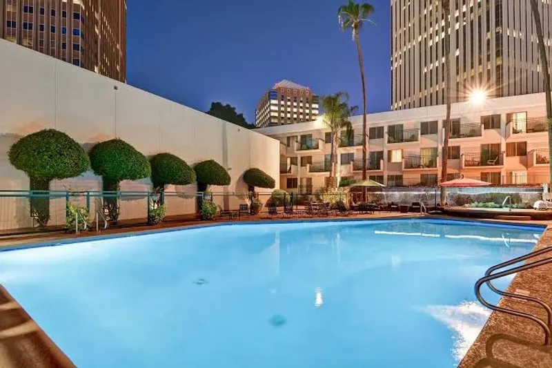 Hotels with balconies Hilton Garden Inn Phoenix Midtown