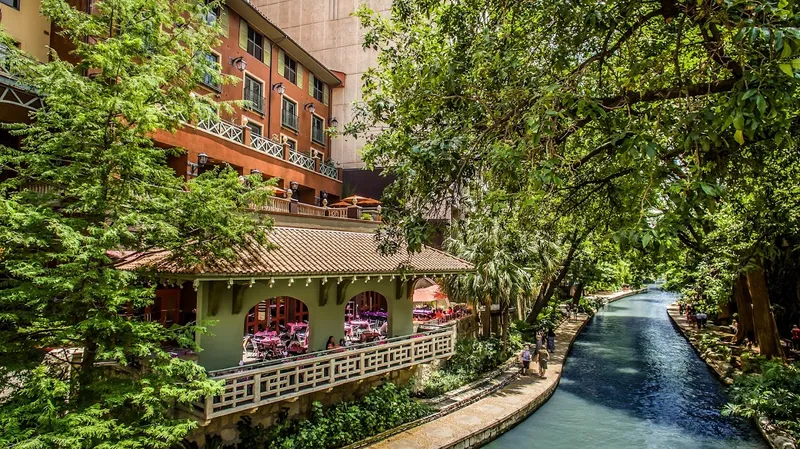 Hotels with balconies Hotel Valencia Riverwalk