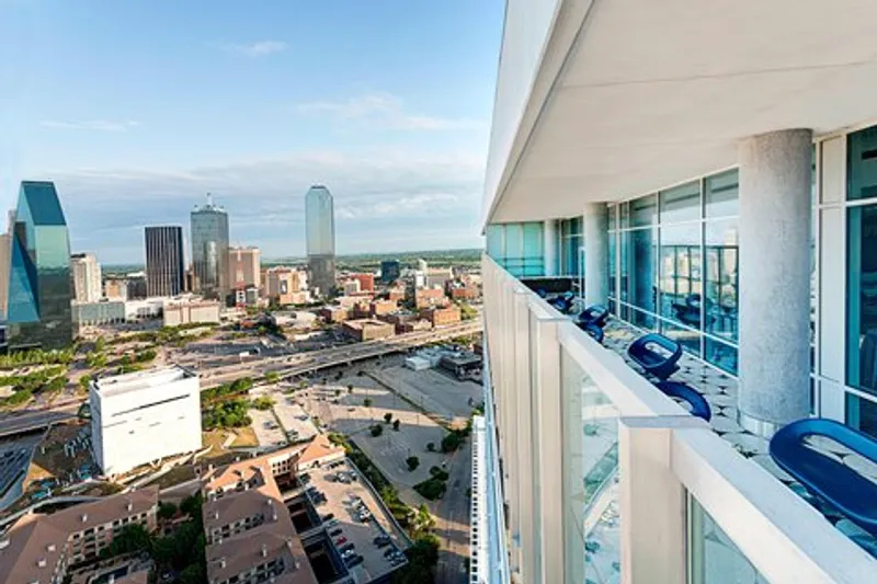 Hotels with balconies W Dallas - Victory