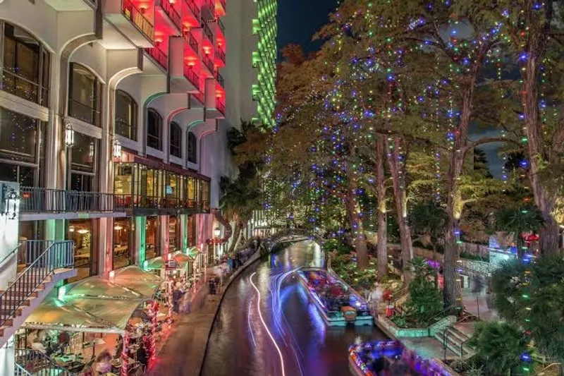 Hotels with restaurants San Antonio Marriott Riverwalk