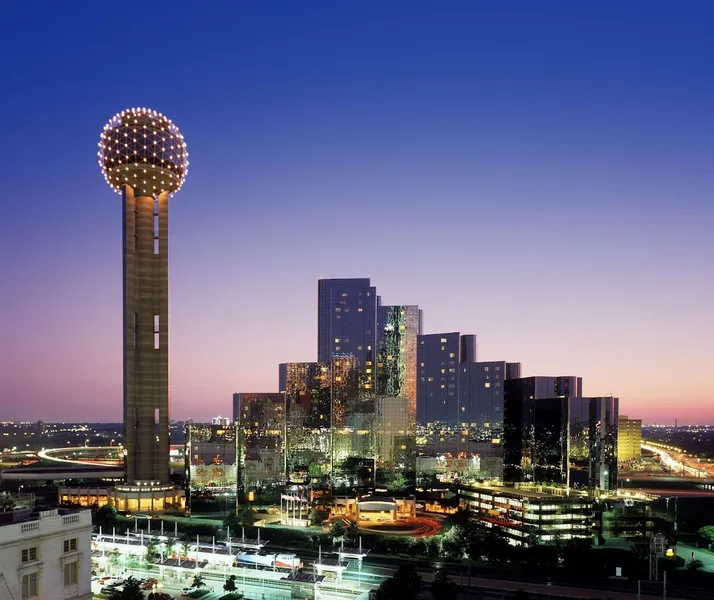 Hotels with restaurants Hyatt Regency Dallas