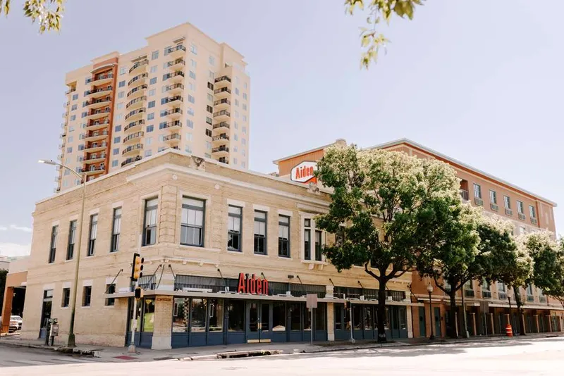 hotel with laundry facilities Aiden San Antonio Riverwalk