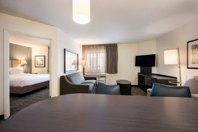 hotel with laundry facilities Sonesta Simply Suites Dallas Galleria