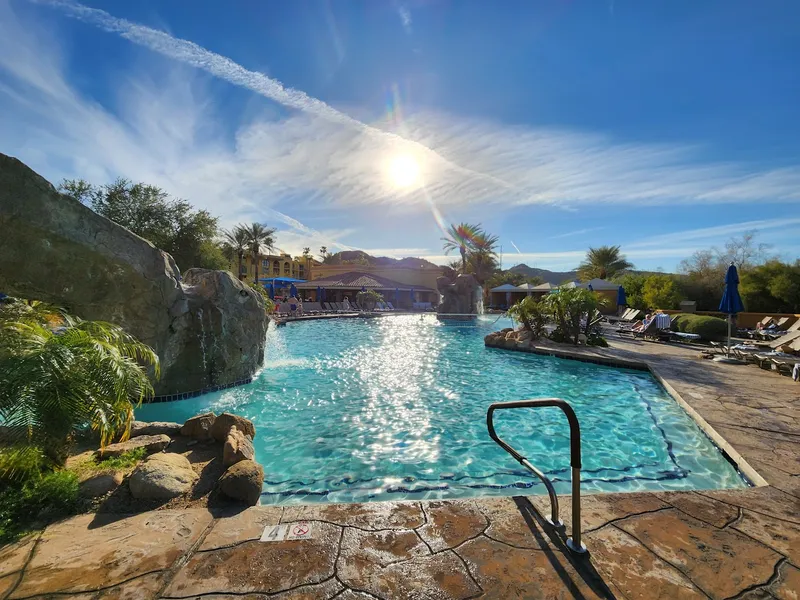 weekend getaways Hilton Phoenix Tapatio Cliffs Resort