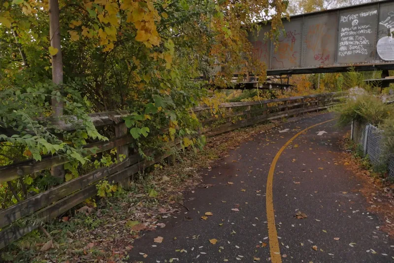 Hiking Trails Grays Ferry Crescent