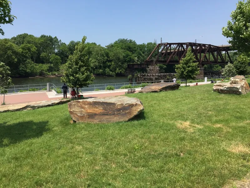 Hiking Trails Grays Ferry Crescent Trail Park