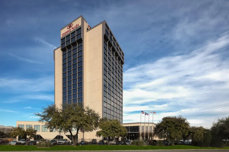 hotels with sauna Crowne Plaza Dallas Love Field - Med Area, an IHG Hotel