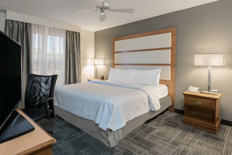 Hotels with kitchenettes Homewood Suites by Hilton Phoenix-Metro Center