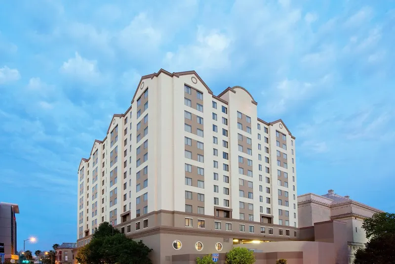 Hotels with kitchenettes Sonesta ES Suites San Antonio Downtown Alamo Plaza