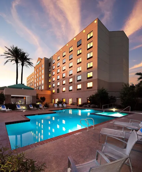 Hotels with shuttle Radisson Hotel Phoenix Airport