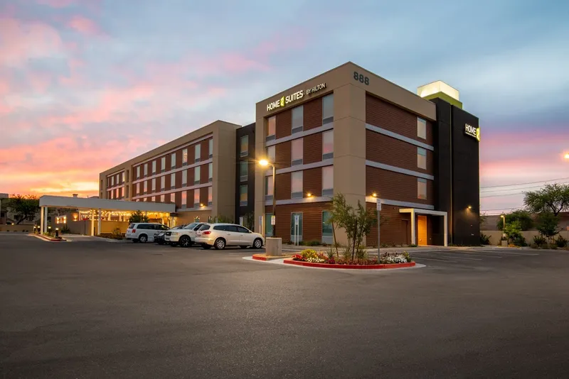 pet friendly hotels Home2 Suites by Hilton Phoenix Airport North