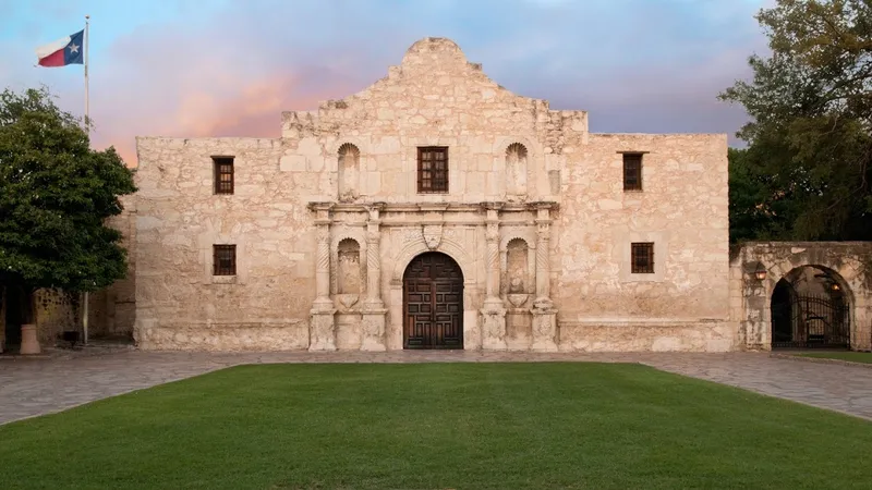 things to do at night The Alamo