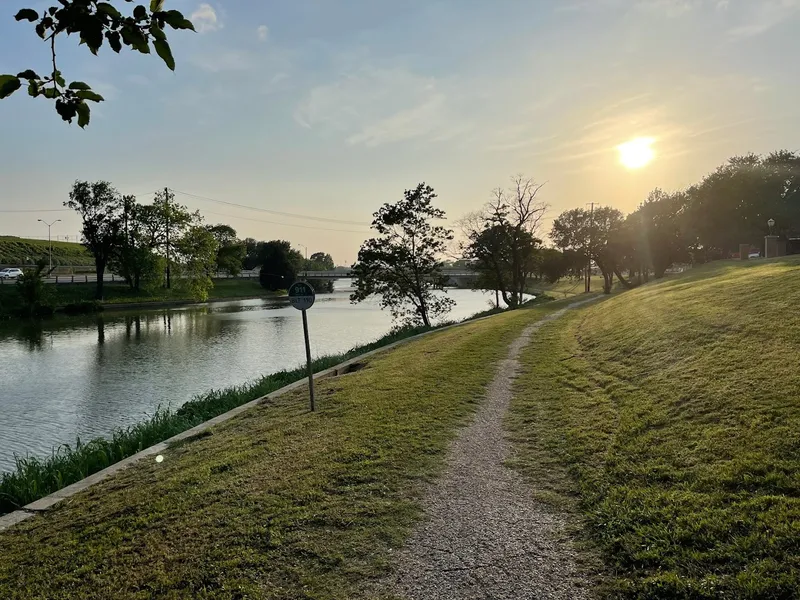 Kid-Friendly day trips Bachman Lake Park