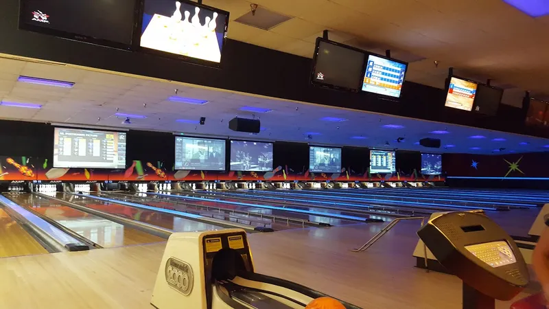 Bowling Bowlero Union Hills