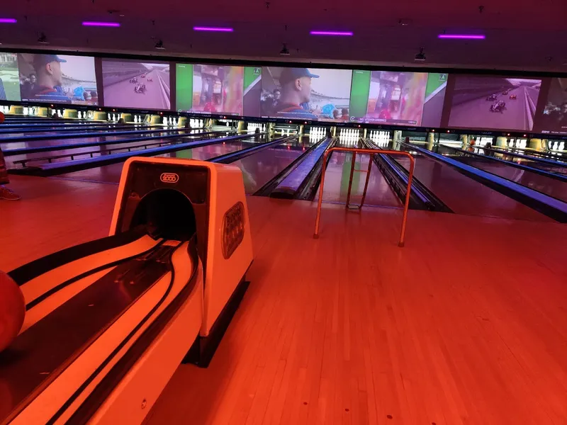 Bowling AMF Desert Hills Lanes