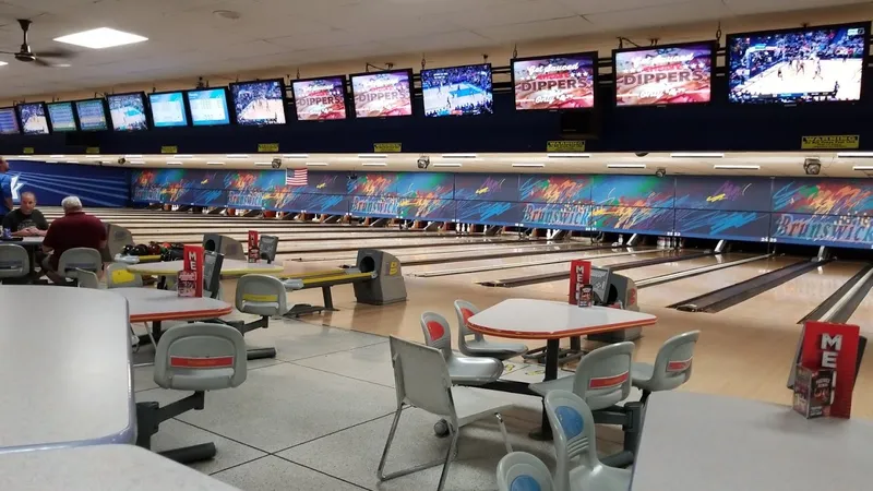 Bowling Bowlero Thousand Oaks