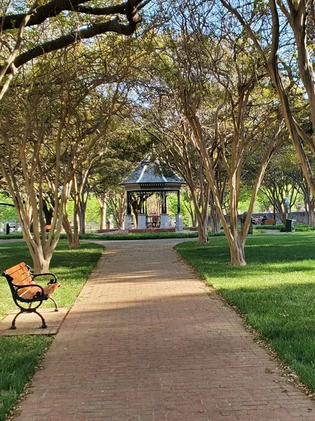 picnic spots Central Square Park