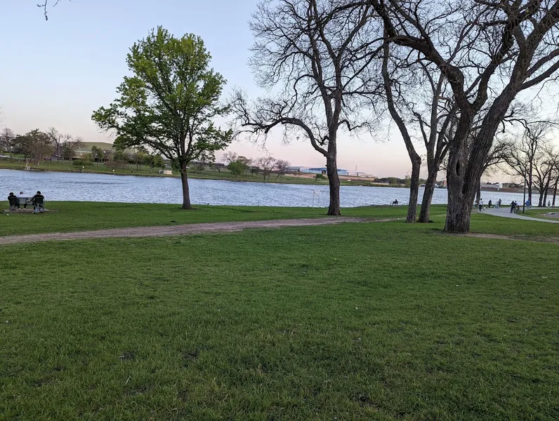 picnic spots Bachman Lake Park