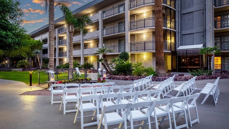 hotel with laundry facilities Holiday Inn & Suites Phoenix Airport North, an IHG Hotel