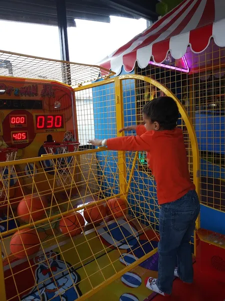 indoor activities Skate N jump family fun center