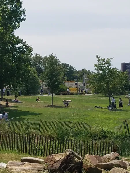 outdoor activities Schuylkill Banks Boardwalk