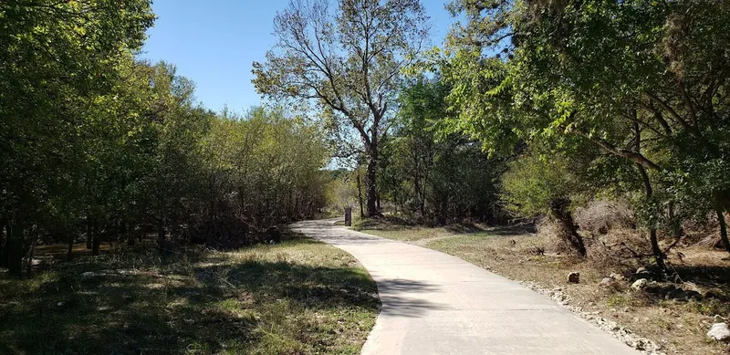 kid-friendly hiking trails Bamberger Nature Park