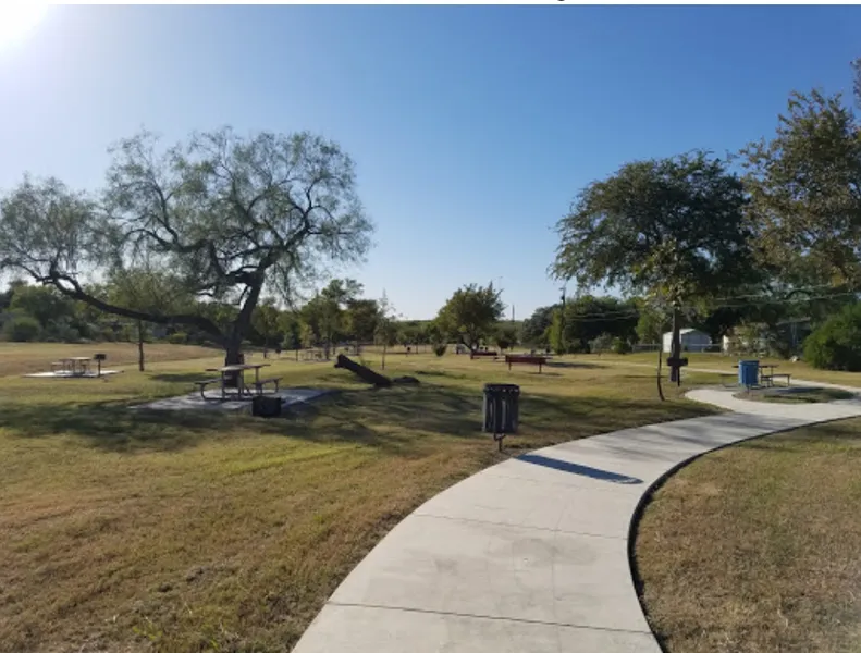 kid-friendly hiking trails Rainbow Hills Park Picnic & Walking Trails