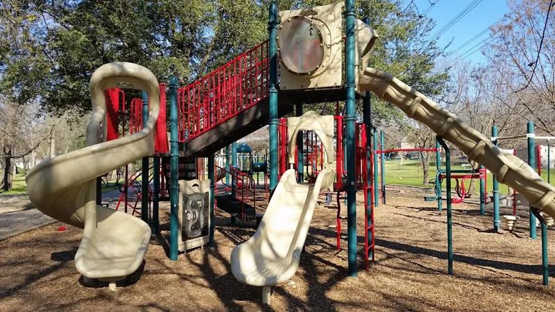 playgrounds Lakewood Park