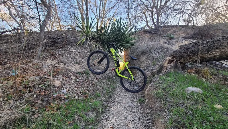 Kid-friendly bike trails MainLand Trail Head