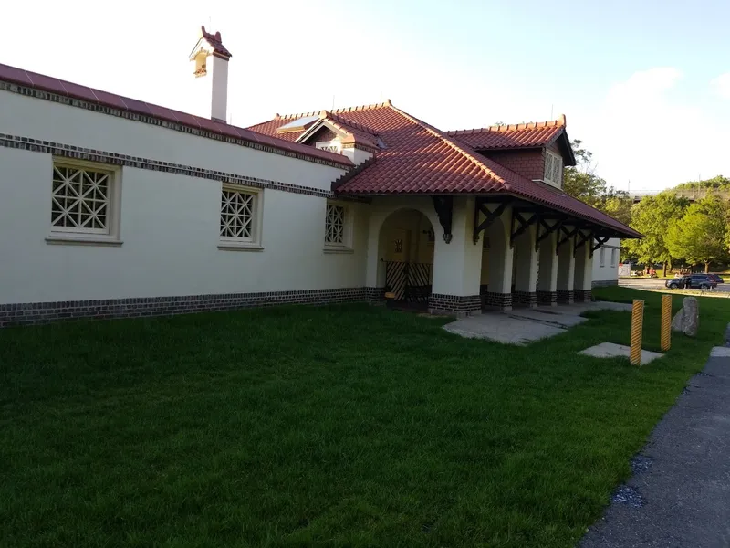 places to go kayaking Temple University Boathouse, East Park Canoe House