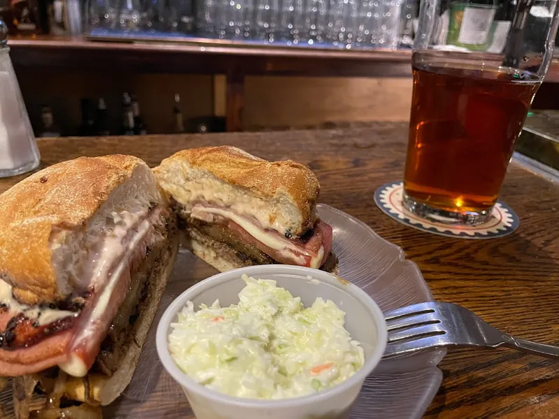 Sandwiches restaurants McNally's Tavern CHESTNUT HILL