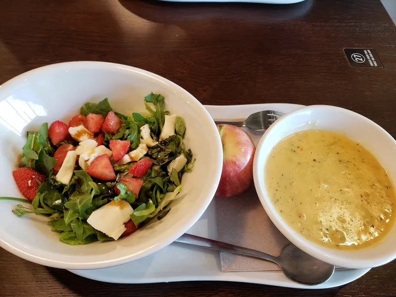 Salad restaurants Panera Bread