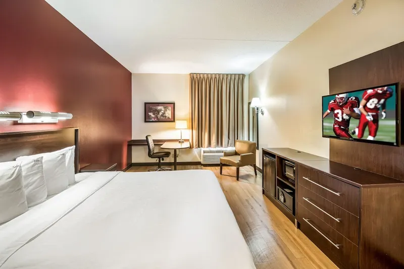 pet friendly hotels Red Roof PLUS+ San Antonio Downtown - Riverwalk