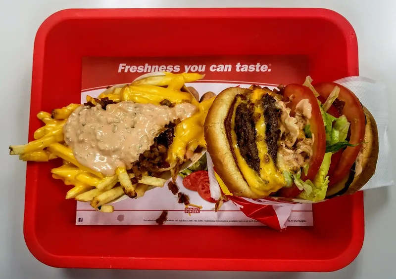 Burgers In-N-Out Burger