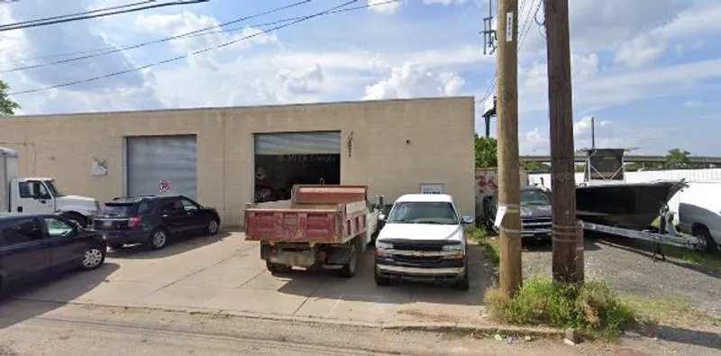 auto repair Chucks Car & Truck in Port Richmond