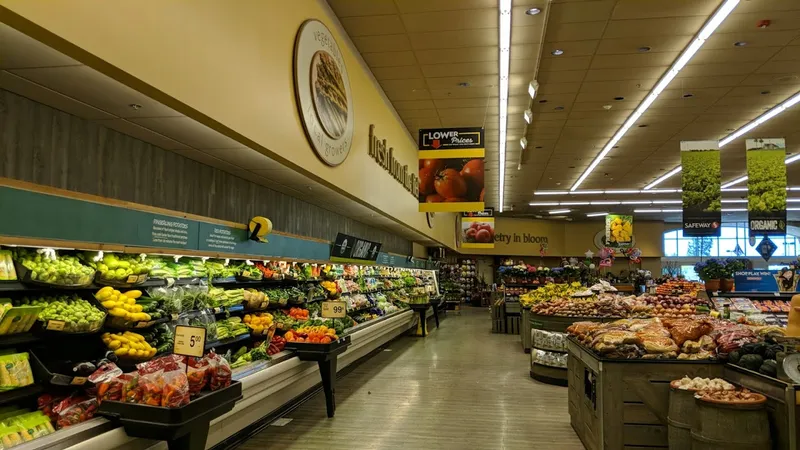 grocery stores Safeway