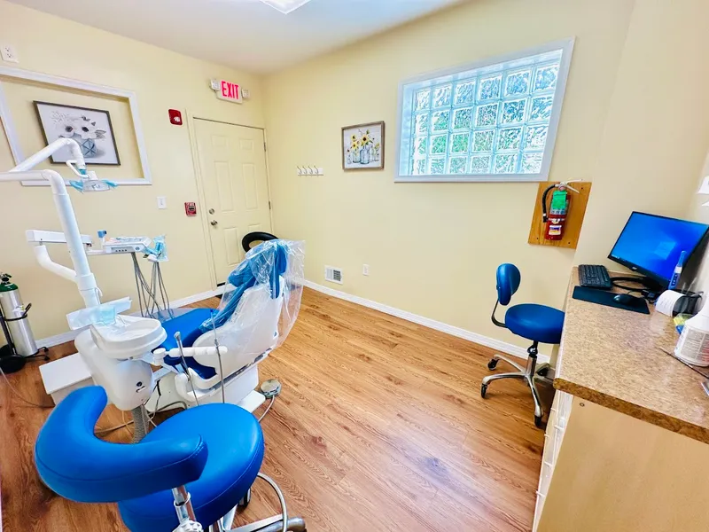 dental clinics Friendly Smile Dental Inc in Rhawnhurst