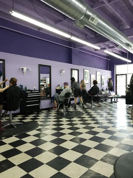 hair salons Talking Headz Salon in University City