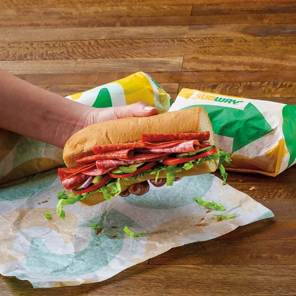 caprese sandwich Subway