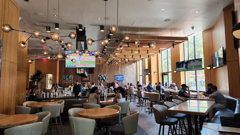 Kid-Friendly restaurants Moxies Dallas Uptown Restaurant