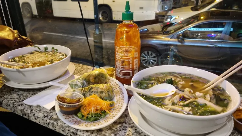 delivery restaurants Pho Mi Rittenhouse