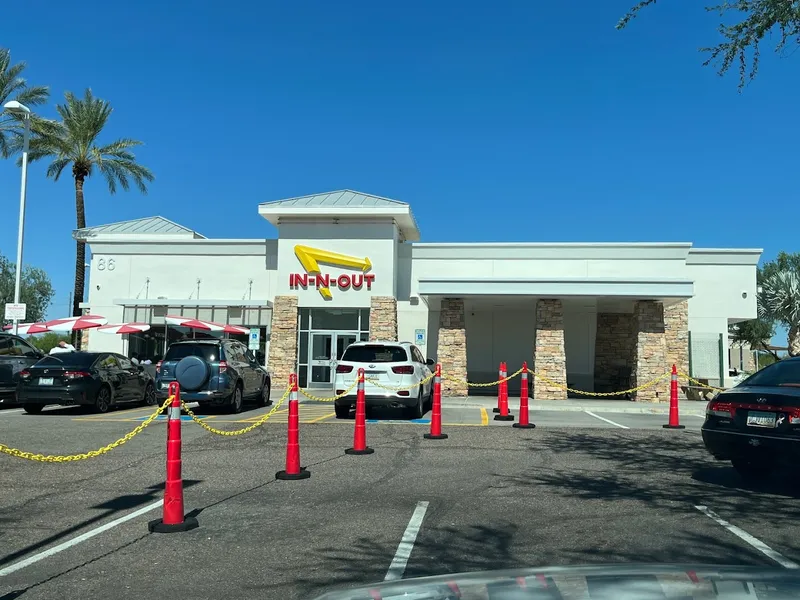 late night restaurants In-N-Out Burger