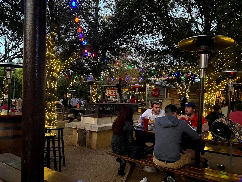 late night restaurants Katy Trail Ice House