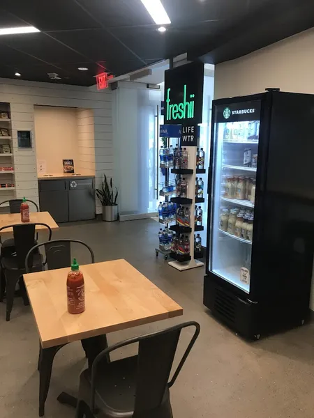 gluten eree restaurants Freshii