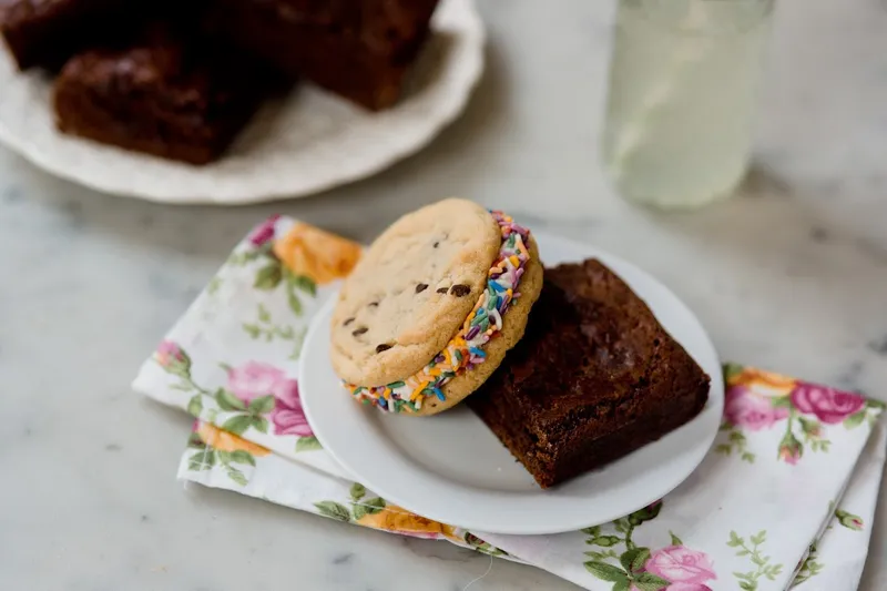 brownies Crust Vegan Bakery